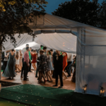Czy warto zorganizować przyjęcie pod namiotem?