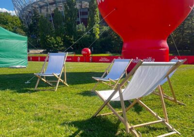 leżaki białe eventowe Warszawa Stadion Narodowy